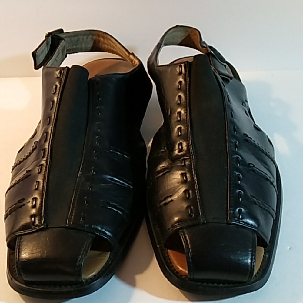 Majestic Collection Black Leather Sandals Size 10